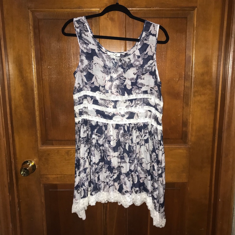 Simple Noelle Floral Dress